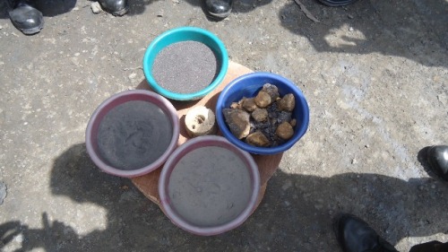 Amabuye y'agaciro ya Wolfam ari mungeri zitandukanye.