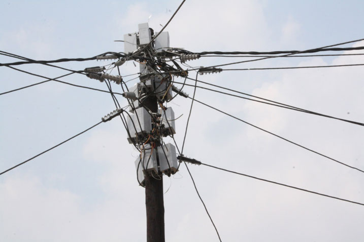 Amashanyarazi ni kimwe mu bikorwa byishimiwe. Umurenge umwe mu mirenge 13 ni wo usigaye utarabona amashanyarazi.