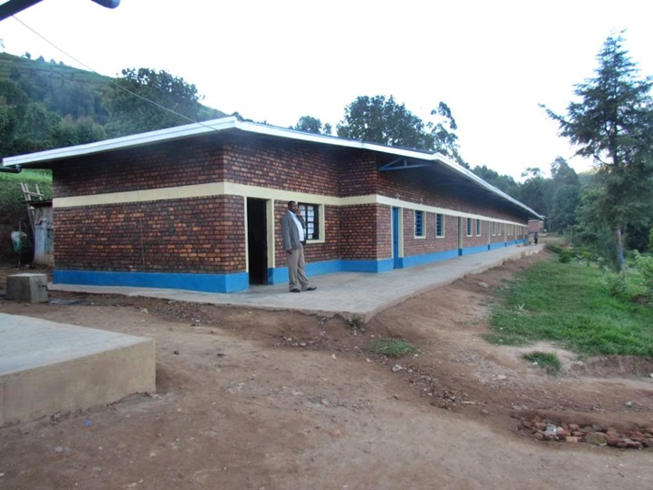 Nyuma yo gusanwa aya mashuri yongeye gukomera kandi asa neza.