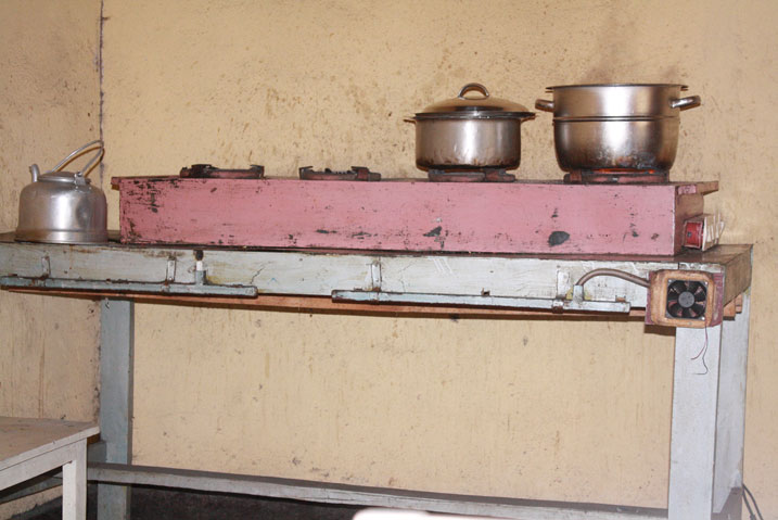 Amashyiga akoresha amakara, amakoro n