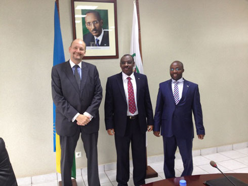 Amb. Arrion uhagarariye EU mu Rwanda, Minisitiri w