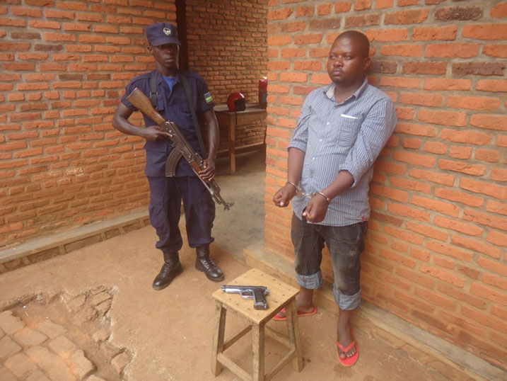 Amuli Barume Frank hamwe n