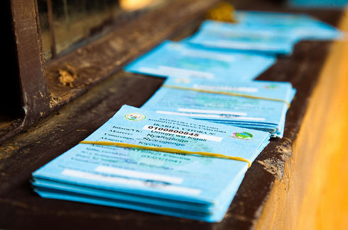 Amwe mu makarita yari ku biro by'itora bya Nyamata Catholique.