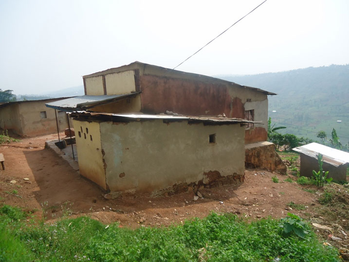 Amwe mu mazu yacumbikwagamo n