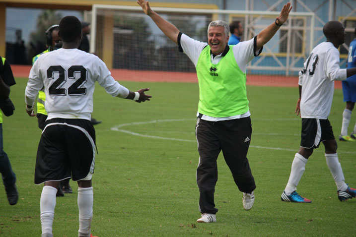 Andreas yari amaze umwaka atoza ikipe ya APR FC akaba yarayijemo asimbuye Eric Nshimiyimana wagiye mu Mavubi.