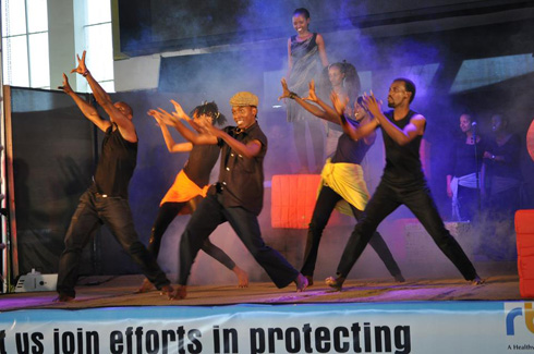 Anita Pendo ari gukina mu itorero Mashirika.