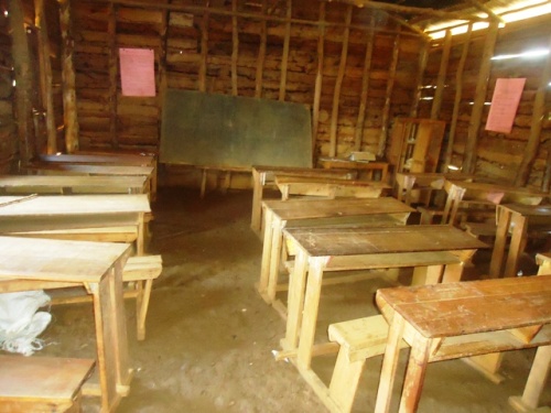 Aya ni amwe mu mashuri abana bakigiramo ku ishuri Ribanza rya Bucumba Inyanzi.