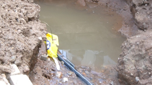 Impombo zivana amazi mu kiyaga cya Ayideri.