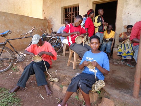 Baboha mu birere by'insina.