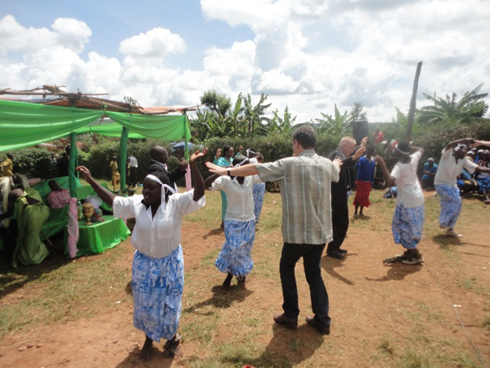 Bacinye n'akadiho. (foto: E.Musanabera)