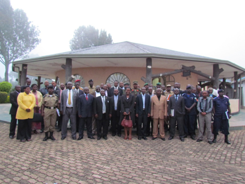 Abitabiriye uwo muhango bafashe ifoto y'urwibutso. (Foto: E. Musanabera)