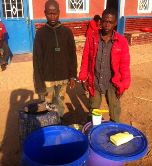 Bafunzwe bacyekwaho kwenga ibiyobyabwenge.