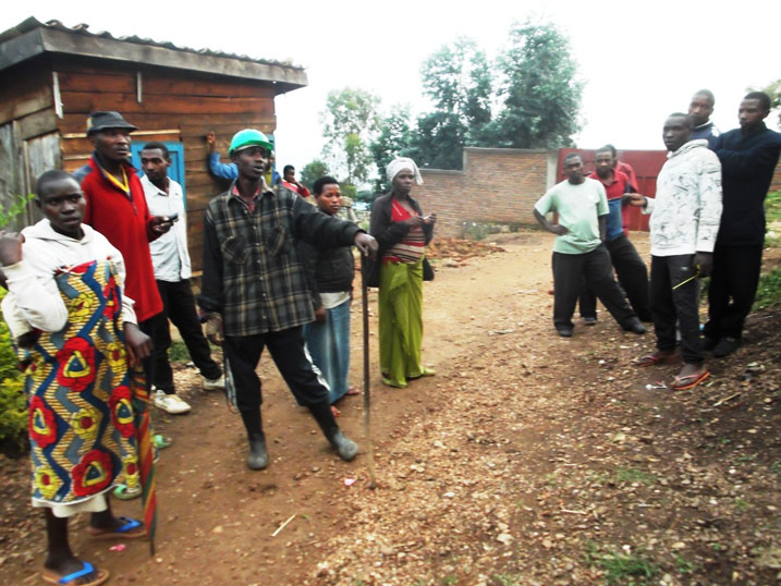 Bamaze iminsi bategereje rwiyemezamirimo ngo abishyure.