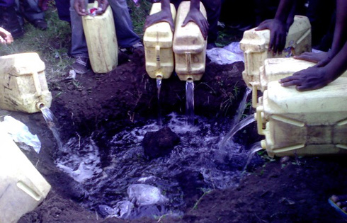 Bamennye kanyanga litiro 180.