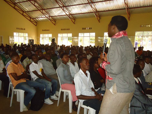 Urubyiruko rwakurikiye ubuhamya bwa Bamporiki.