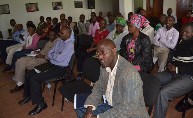 Bamwe mu bafite aho bahuriye n'iby'ubuzima mu karere ka Burera ubwo batangizaga gahunda ya MESH.