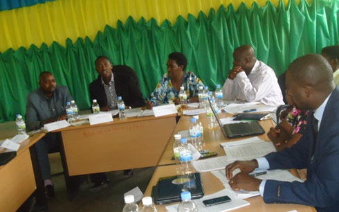 Bamwe mu bagize inama njyanama y