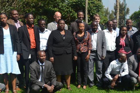 Bamwe mu bagize itsinda rizakora kuri uyu mushinga uhamije gukora ubushakashatsi ku gitera ibiza n'aho byibasira cyane mu gihugu.