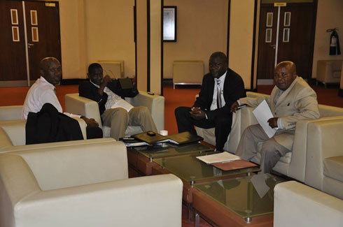 Bamwe mu bagize itsinda rya M23 bari mu biganiro Kampala.