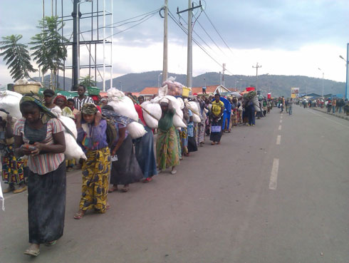 Bamwe mu bagore bakora ubucuruzi bwambuka imipaka bahura n'ibibazo bitandukanye.