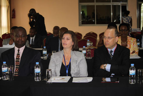 Bamwe mu bahagarariye imiryango yo mu Rwanda n'indi mpuzamahanga ifatanya na RGB mu guteza imbere itangazamakuru.