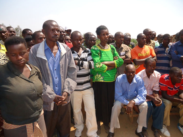 Bamwe mu bahinzi bahinga mu gishanga cya Rurambi ntibahize imirima yabo kubera ubushobozi bucye.