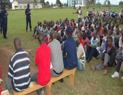 Bamwe mu bakoresha umuhanda n