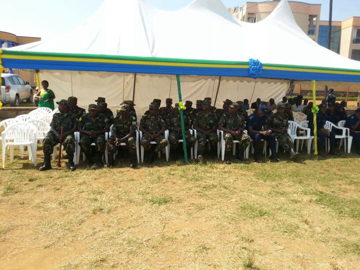 Bamwe mu basirikare n'abapolisi bitabiriye icyo gikorwa.