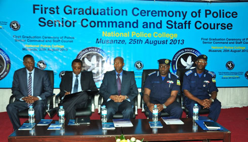 Bamwe mu bayobozi bakuru bari bitabiriye uwo muhango.