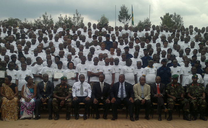 Bamwe mu bayobozi bari kumwe n