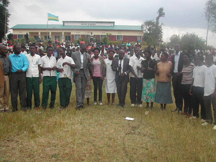 Bamwe murubyiruko bishimiye impanuro za Hon Uwiringiyimana.