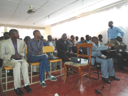 Abakomoka muri Gisagara batanga ibitekerezo mu nama yabahuje n