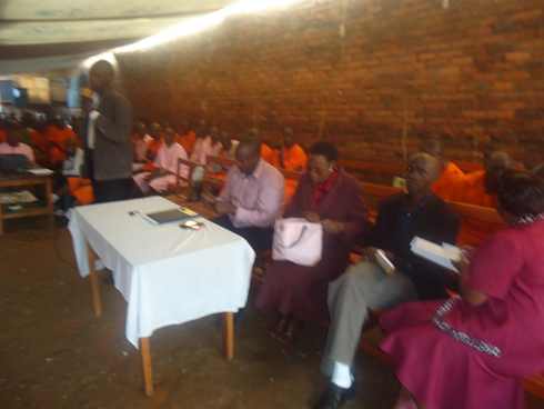 Abayobozi b'imirenge basuye abagororwa muri gereza ya Cyangugu.