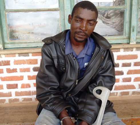 Bapfaguheka ari mu maboko ya Polisi.