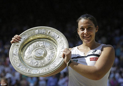 Bartoli yasezeye nyuma y'iminsi 41 gusa yegukanye igikombe cya Wimbledon.