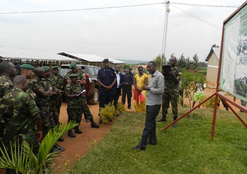Basuye imidugudu y'icyitegererezo ya Nyagatovu na Kitazigurwa, berekwa uburyo imiturire myiza ifasha cyane mu kugena no gusakaza ibikorwa by'iterambere.