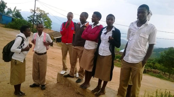 Batakaje icyizere saa kumi z'umugoroba babwiwe ko amarushanwa agiye kurangira.