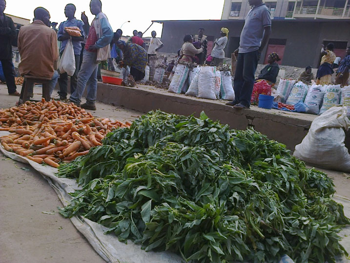 Batangiye gucuruza imboga n