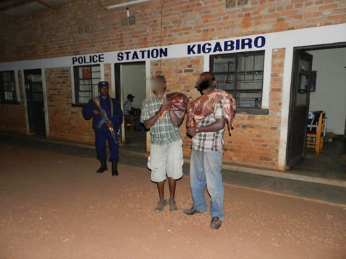 Batawe muri yombi bakekwaho gucuruza inyama z