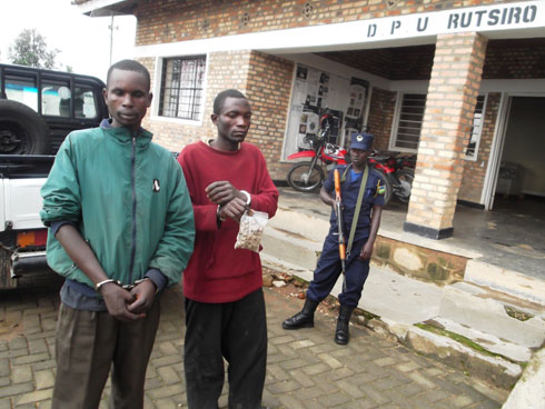 Bemera ko bakoze amakosa yo gucuruza ibiyobyabwenge.