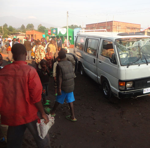 Benshi bahuruye baza kureba ibimaze kuba.