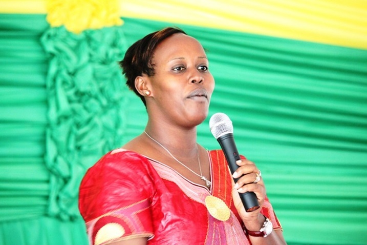 Mutesi ushinzwe uyu mushinga mu Rwanda no mu Burundi atangaza ko ibiyobyabwenge no kutagira umurimo aribyo bikurura amakimbirane mu bantu.