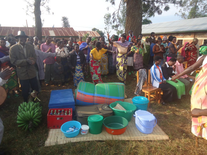 Bimwe mu bikoresho umugeni yashyikirijwe azatahana.