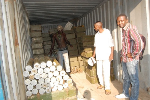 Bimwe mu bisasu ingabo za Congo zasize ahitwa Port inyuma y'umusozi wa Goma.