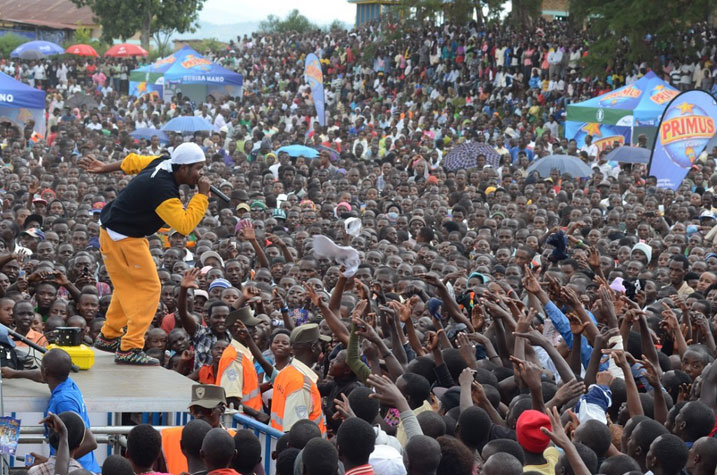 Bishimiye kwibonera amaso ku maso abahanzi bajyaga bumva mu itangazamakuru.