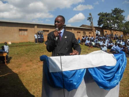 Bizimana Emmanuel, wari uhagarariye imiryango y'ababuze ababo.