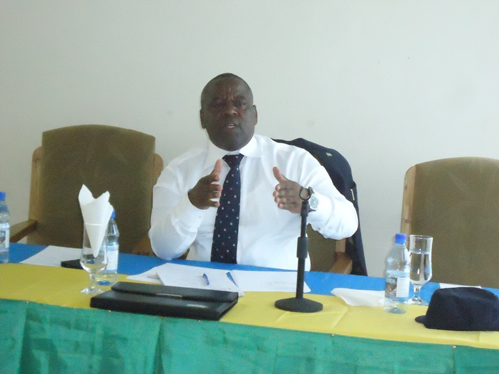 Bosenibamwe, Guverineri w