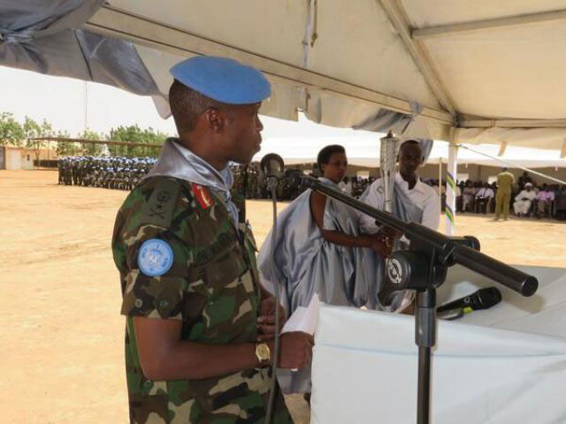 Brig Gen Kalimba ageza ijambo ku bitabiriye umuhango.
