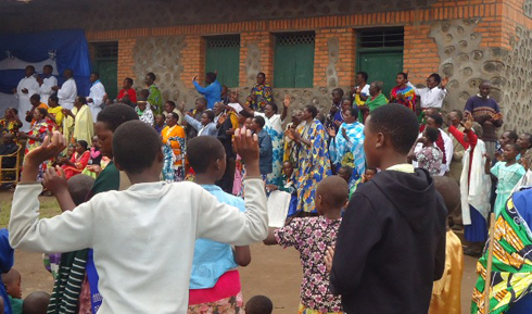 Bishimiye izuka rya Yazu babyina.