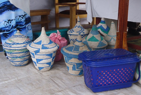 Amwe mu maturo y'amapfukire ari kuri Alitari.